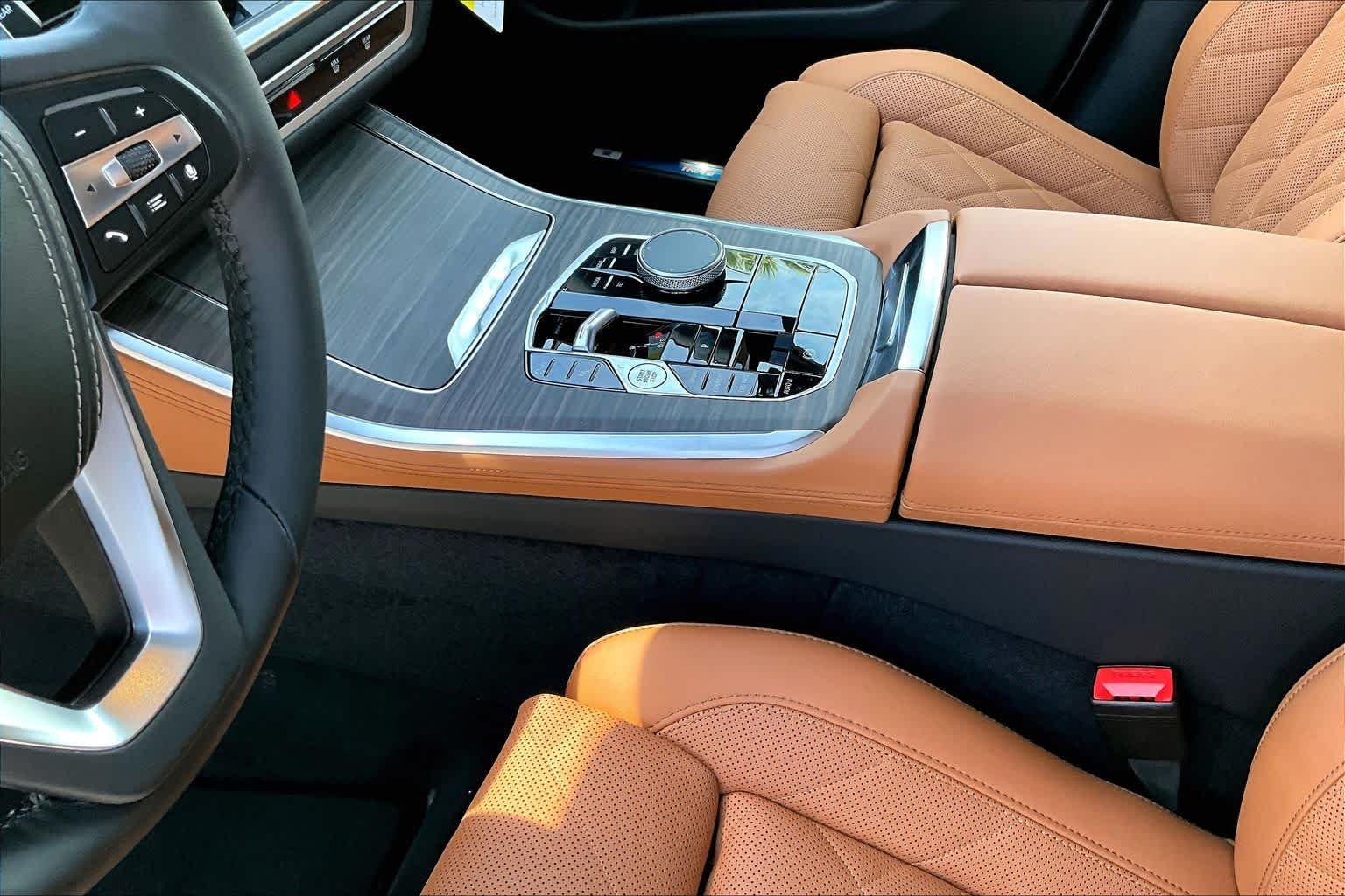 New 2026 Alpine White BMW sDrive40i image 7
