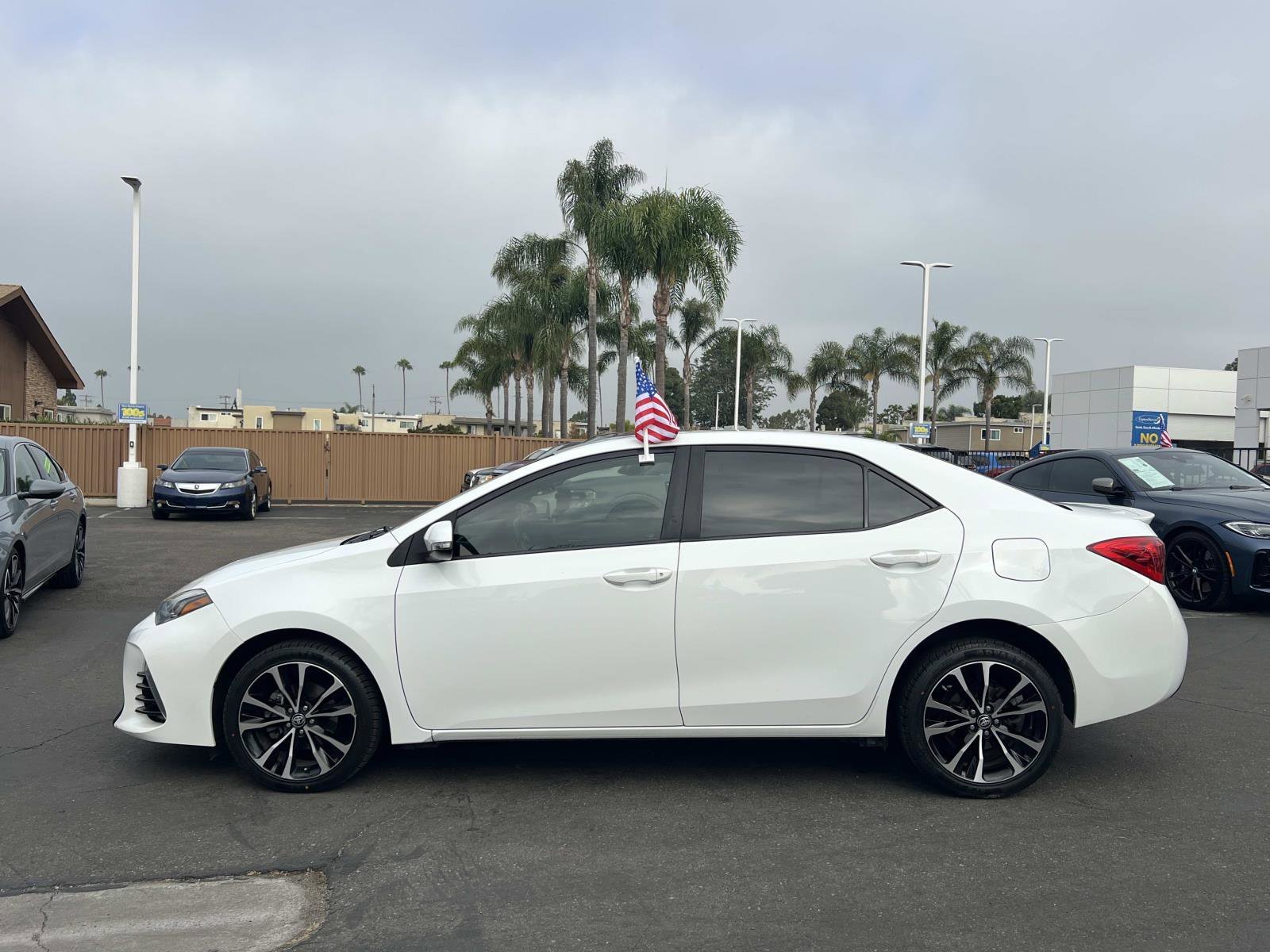 Used 2018 Toyota Corolla SE with VIN 2T1BURHE5JC095955 for sale in Huntington Beach, CA