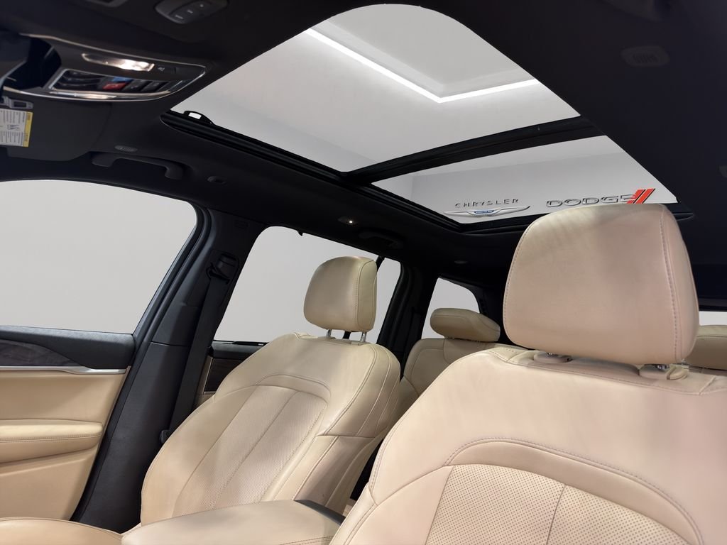 Used 2024 Rocky Mountain Pearlcoat Jeep Limited image 5