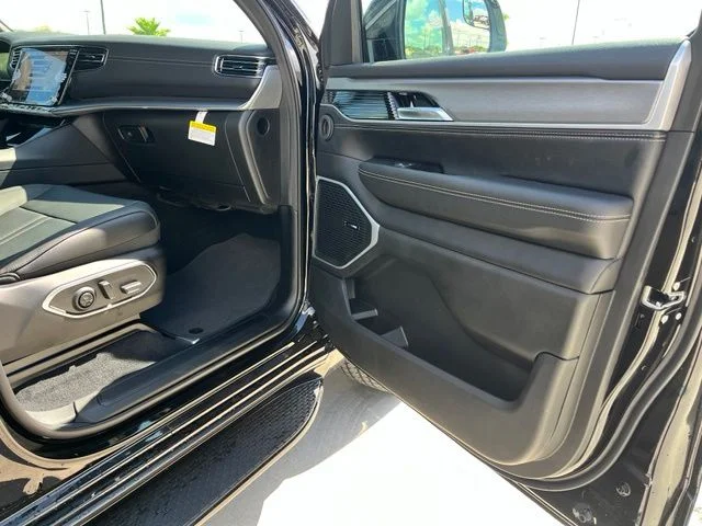 New 2026 High Gloss Black Exterior Paint Jeep  image 22