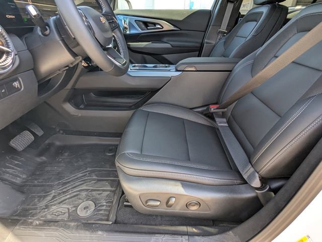 New 2026 Summit White Chevrolet LT image 9