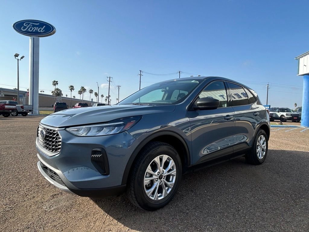 Used 2025 Blue Ford Active image 3