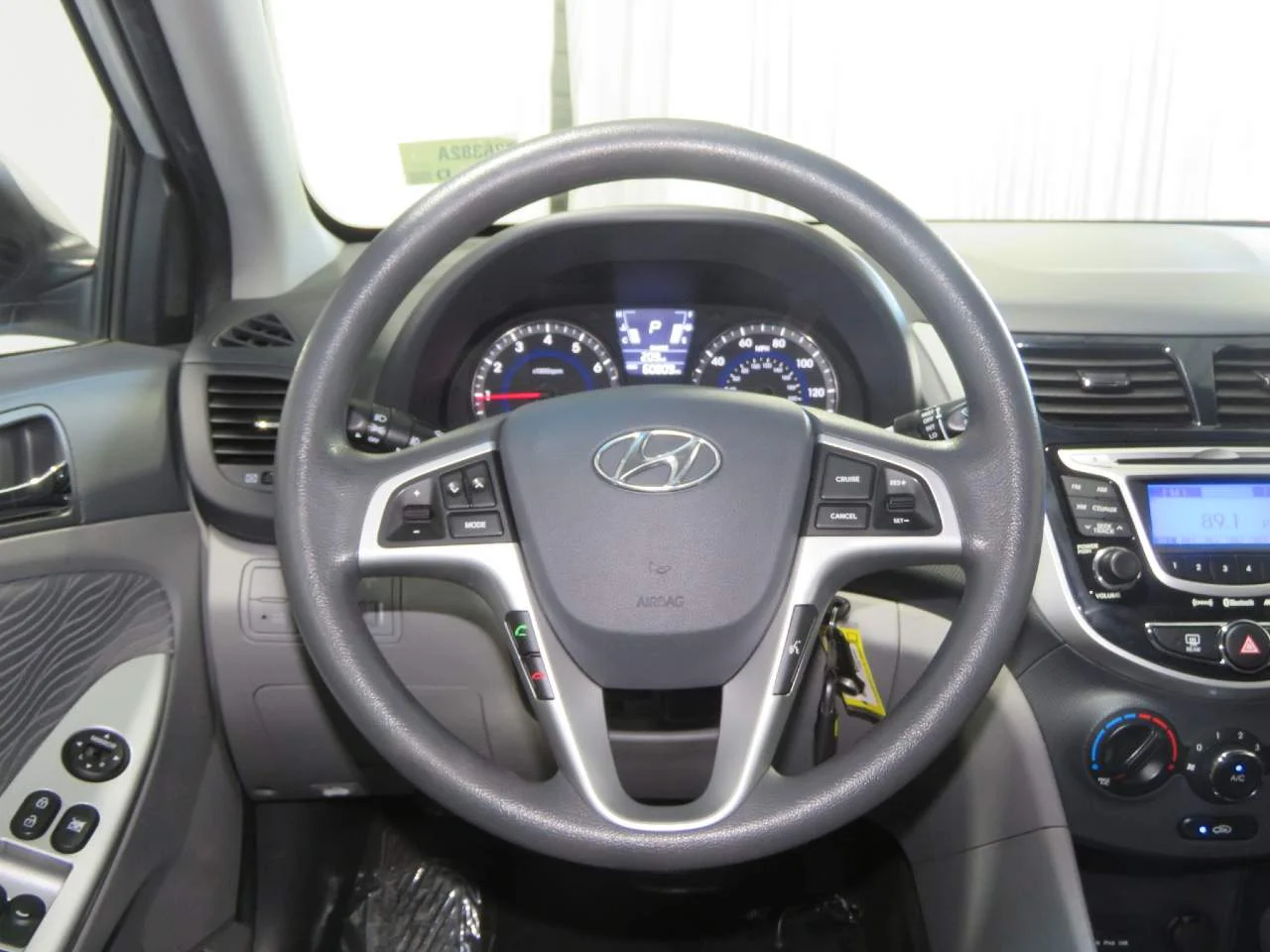 2013 Hyundai Accent GLS - Photo 10