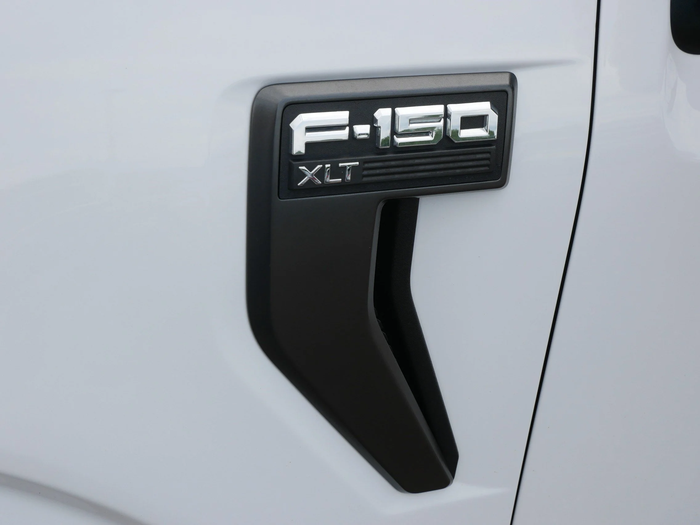 Certified Used 2021 Oxford White Ford XLT image 18