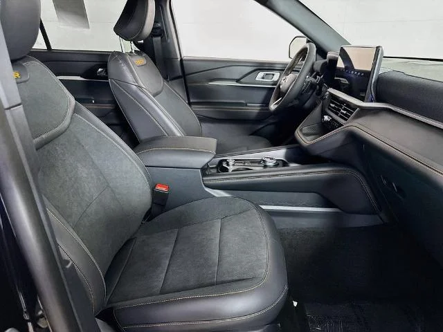 New 2026 Agate Black Metallic Ford Tremor® image 64