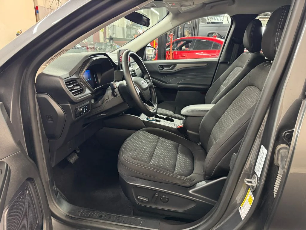 Used 2024 Gray Ford Active image 14