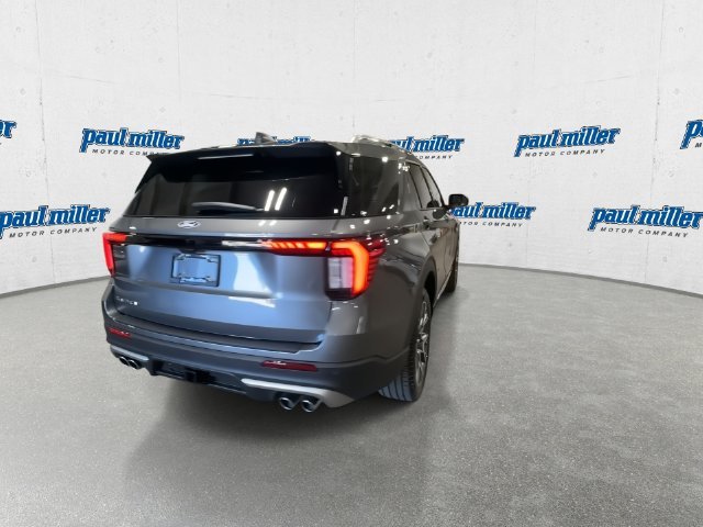 New 2027 Carbonized Gray Metallic Ford Platinum™ image 10