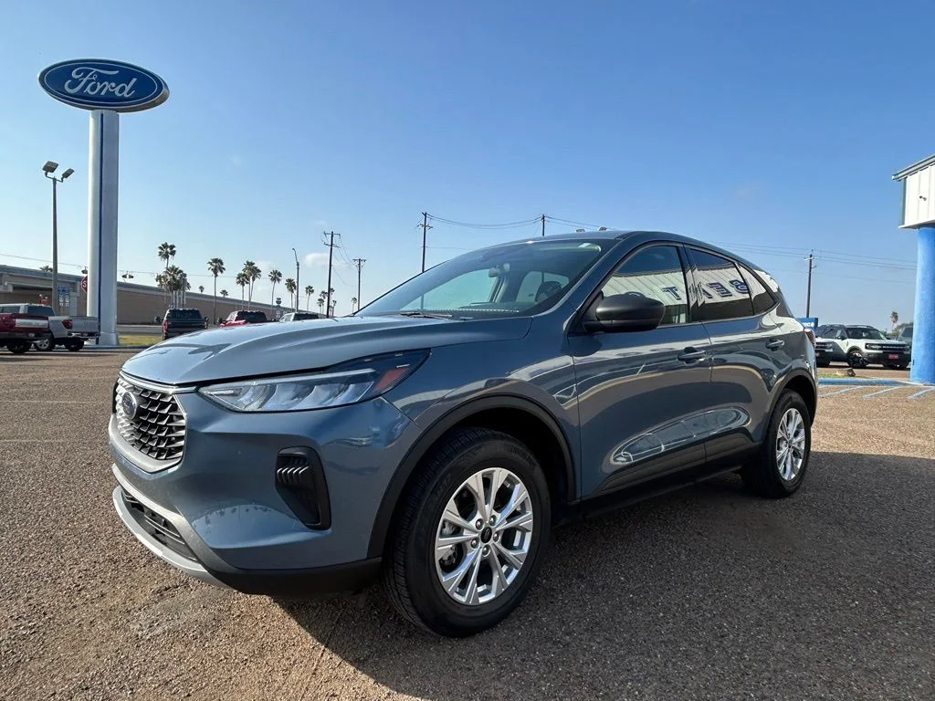 Used 2025 Blue Ford Active image 3