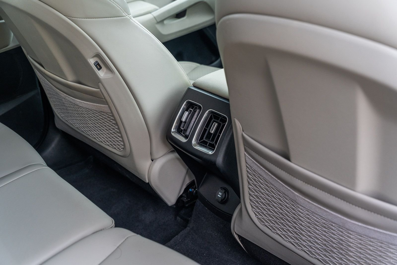 2025 Kia Sorento S - Photo 14