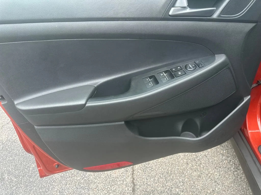 Used 2016 Orange Hyundai Limited image 8