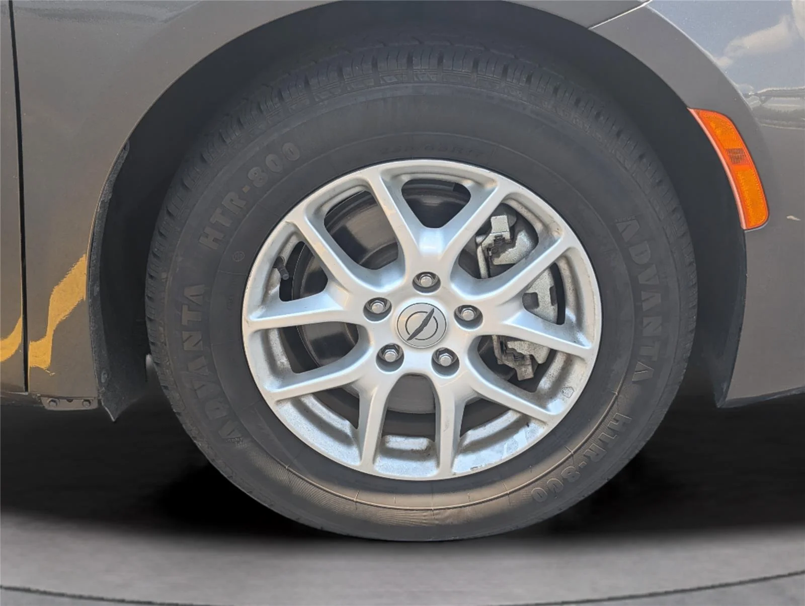 Used 2023 Granite Crystal Metallic Clearcoat Chrysler Touring L image 38