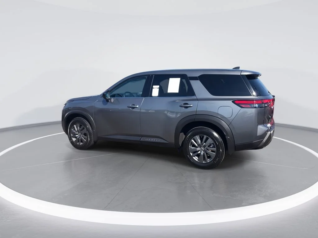 Used 2024 Gray Nissan S image 6