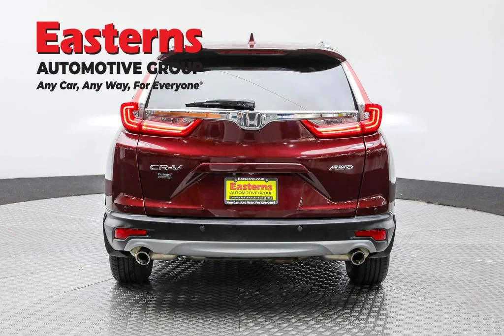 Used 2018 Red Honda Touring image 6
