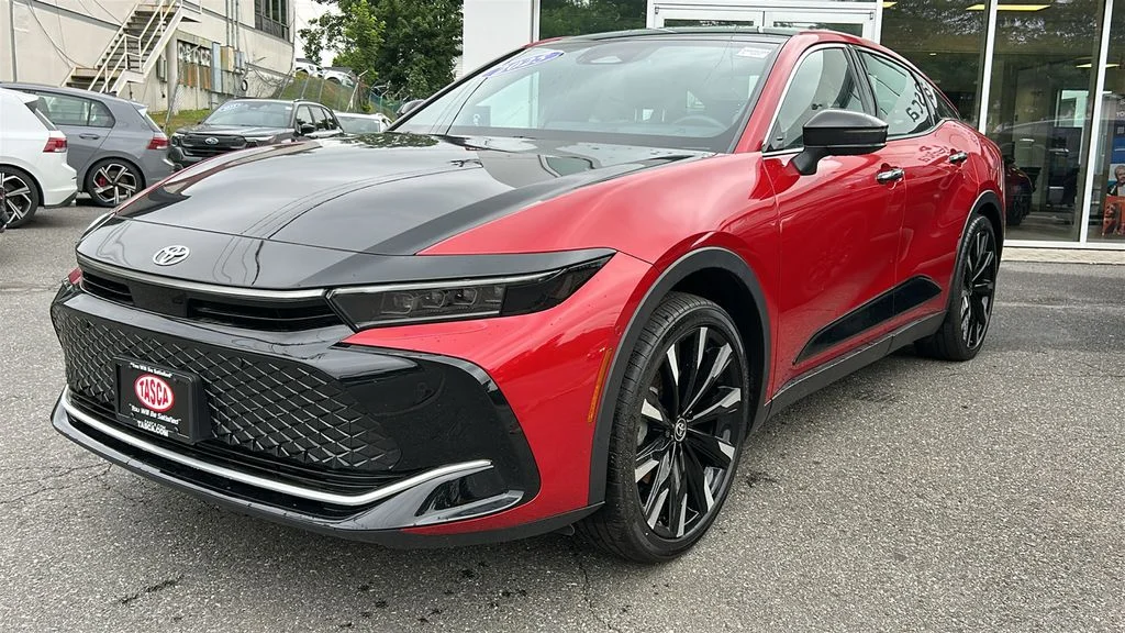 Used 2025 Red Toyota Platinum image 3