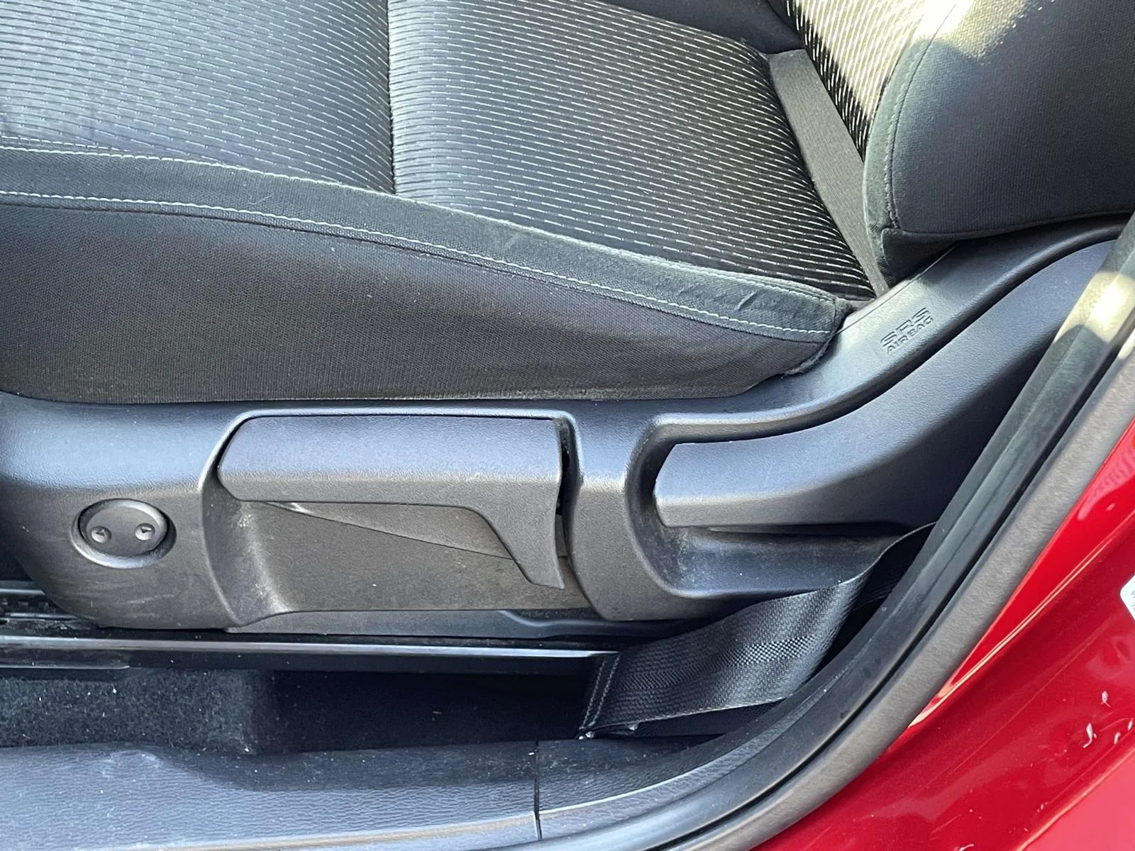 Used 2022 Red Diamond Mitsubishi ES image 7
