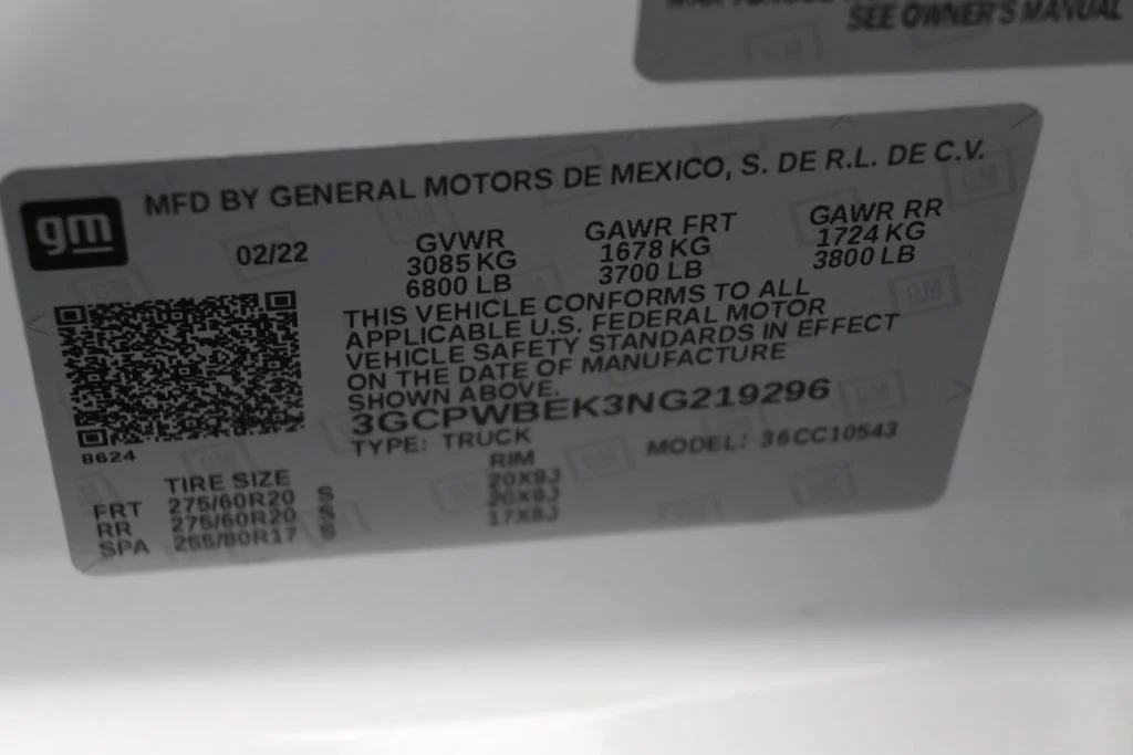 Used 2022 Summit White Chevrolet Custom image 17