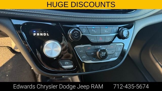 2026 Chrysler Pacifica Select - Photo 24