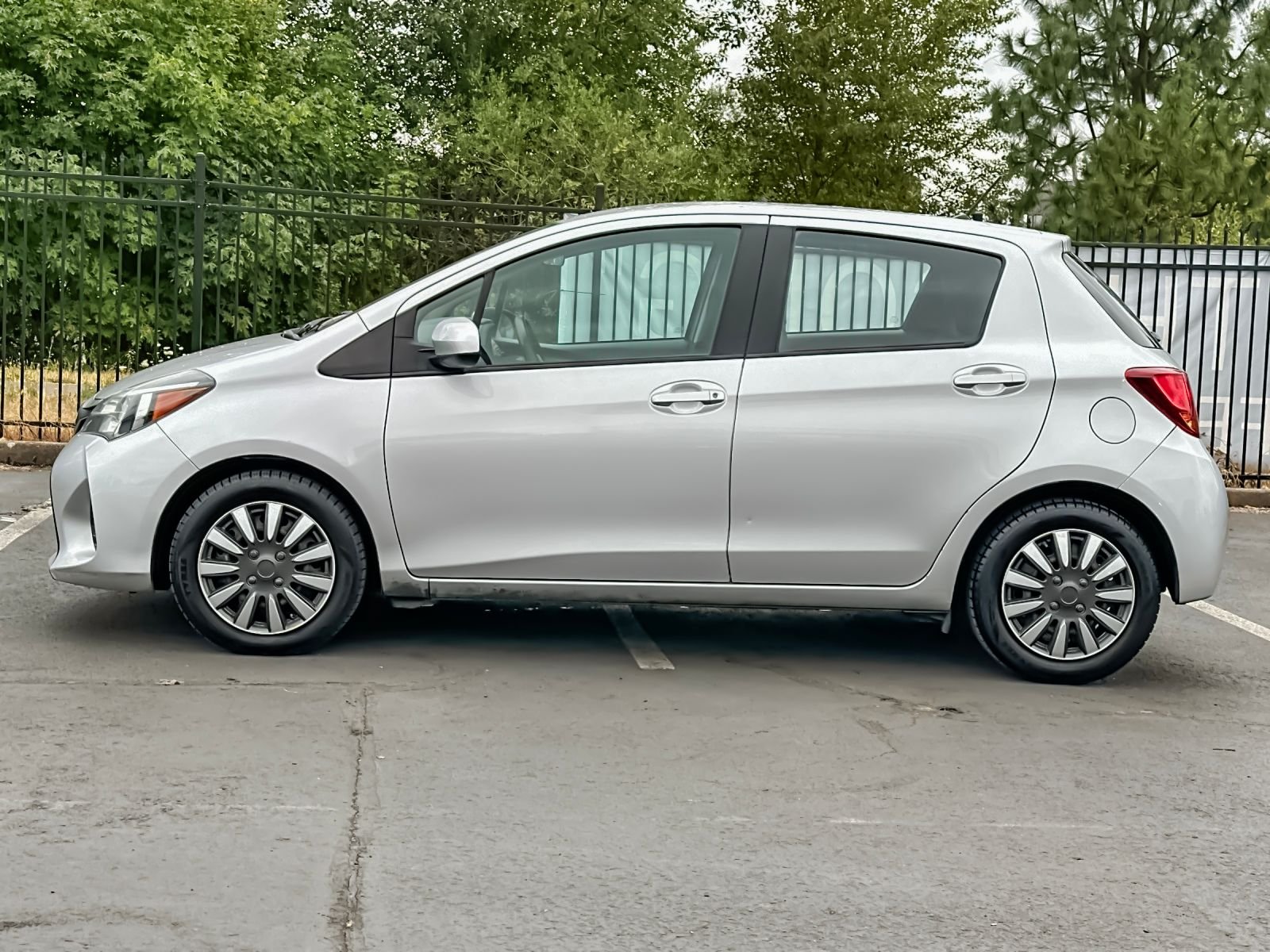 Used 2017 Silver Toyota L image 6