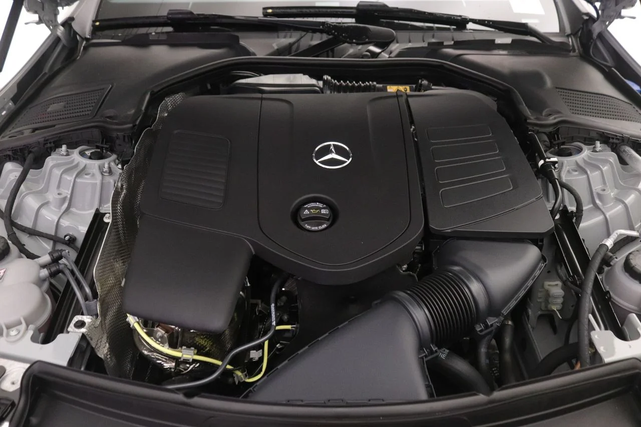 New 2026 MANUFAKTUR Alpine Grey Mercedes-Benz CLE 300 4MATIC® image 9