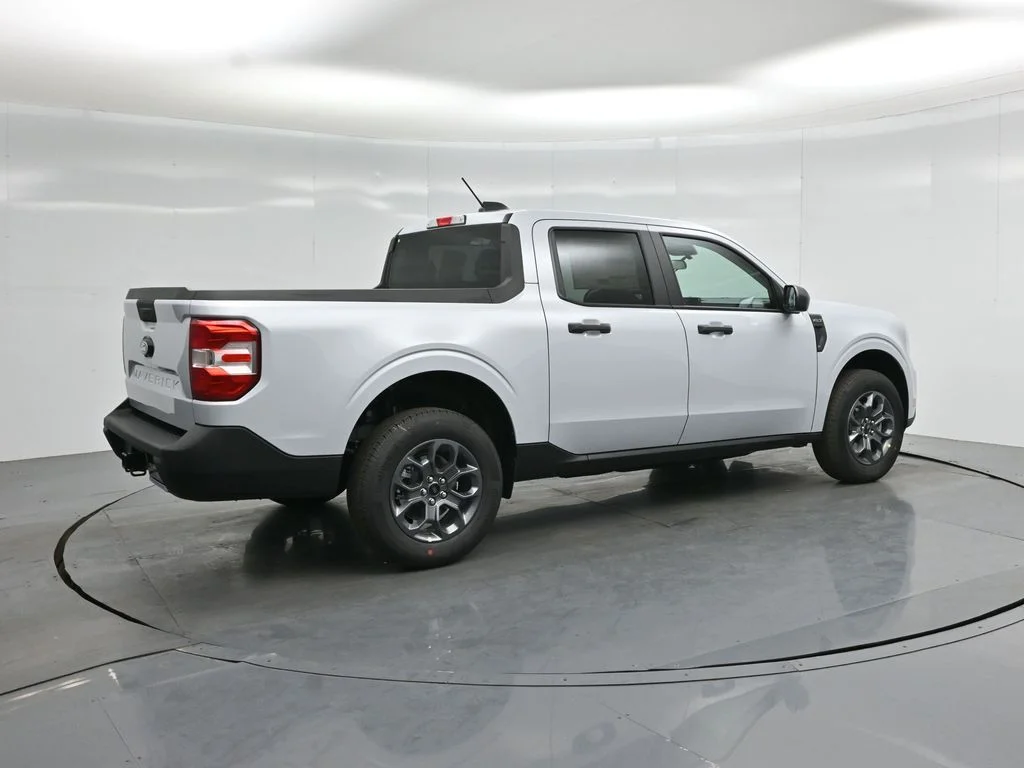 New 2026 Space White Metallic Ford XLT image 20