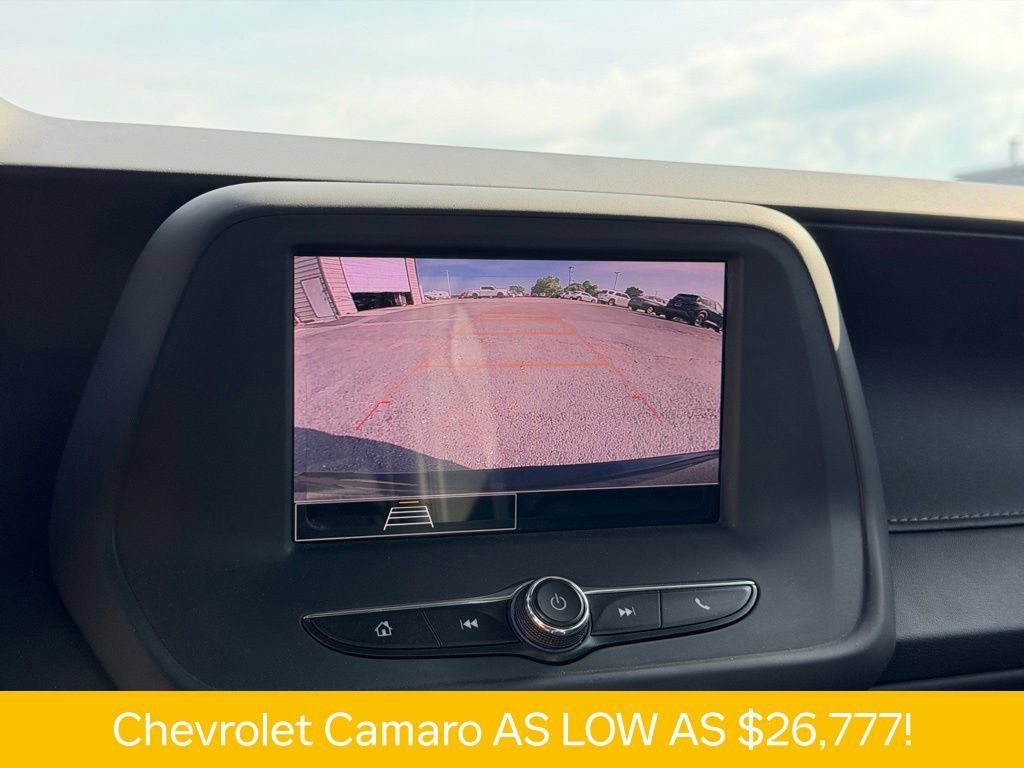 Used 2022 BLACK Chevrolet 2LT image 20