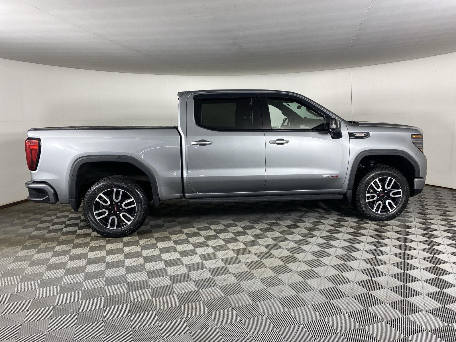 Used 2024 Sterling Metallic GMC AT4 image 17