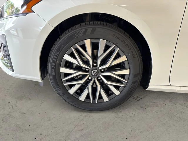 New 2026 White Nissan 2.5 SV image 14