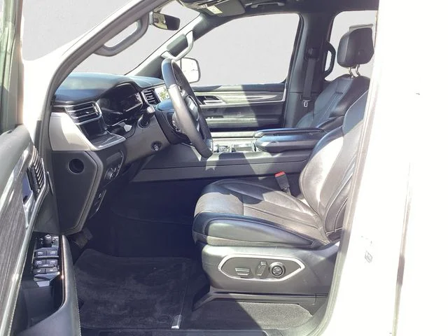 Used 2022 Bright White Clearcoat Jeep Series III image 9