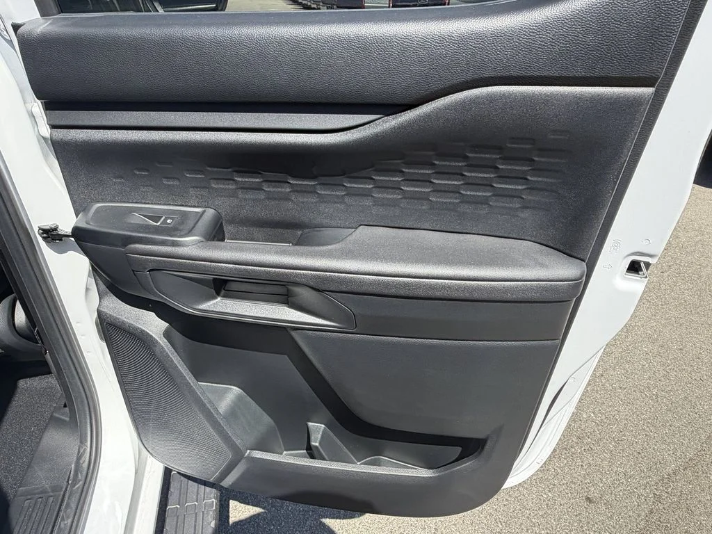 New 2025 Oxford White Ford XL image 16