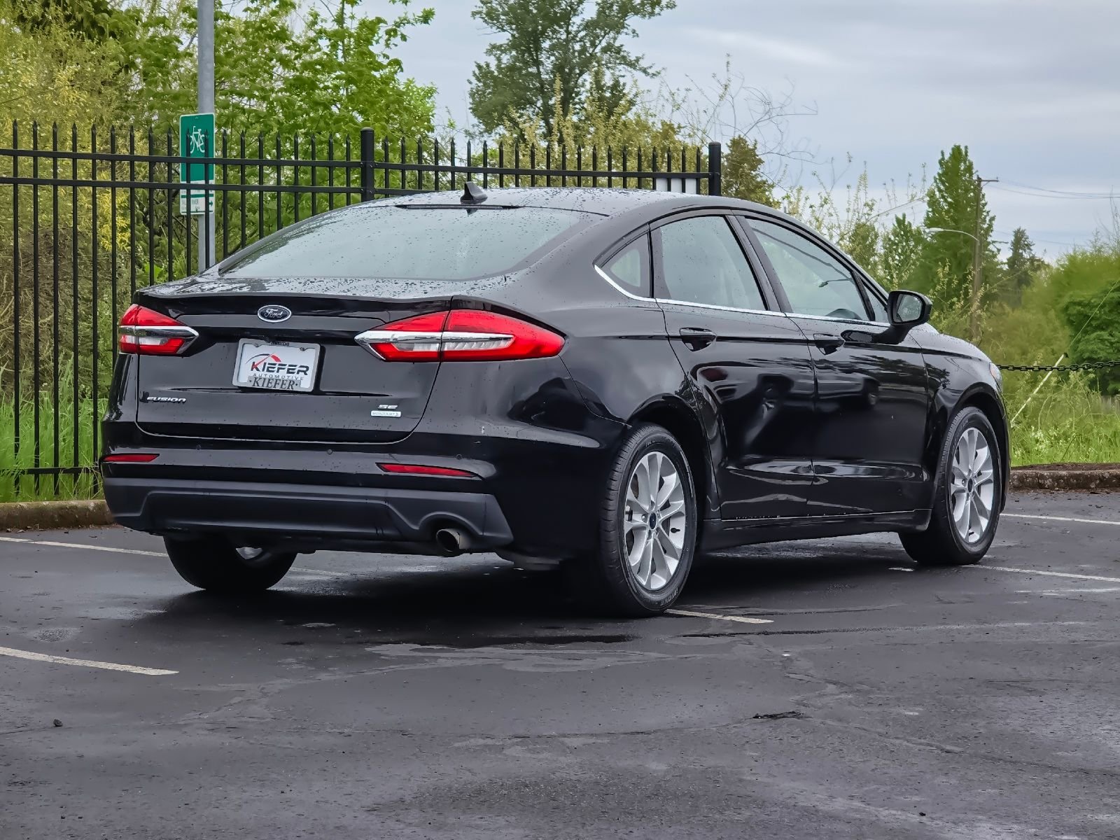 Used 2020 Black Ford SE image 4