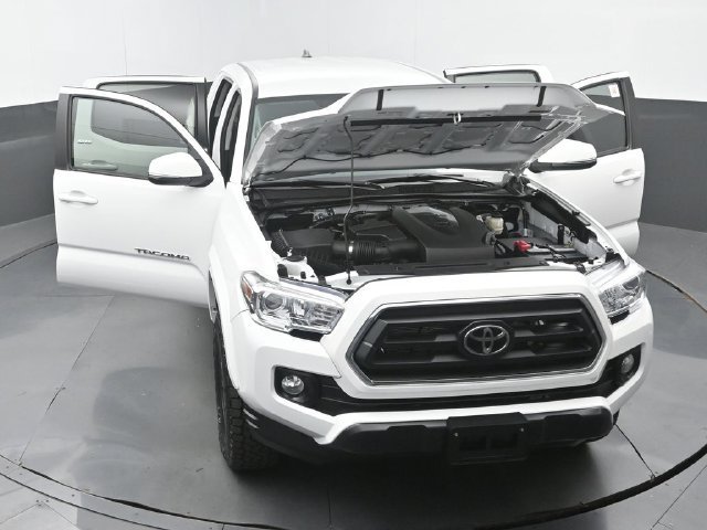 Used 2023 Ice Cap Toyota SR5 image 35
