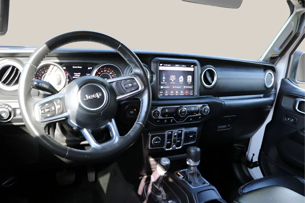 Used 2018 White Jeep Unlimited Sahara image 14