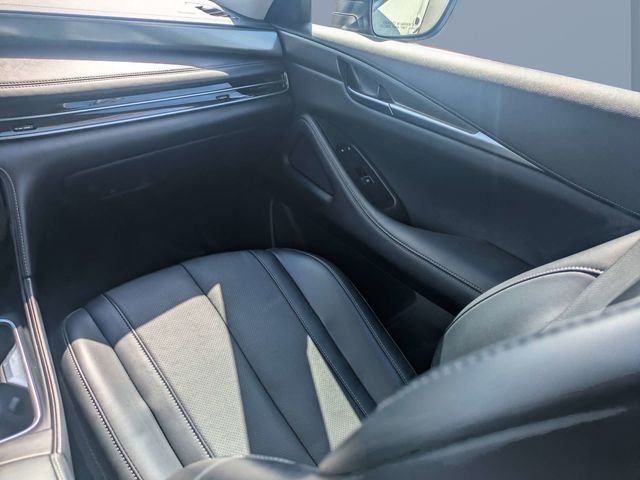 Certified Used 2023 White INFINITI LUXE image 18