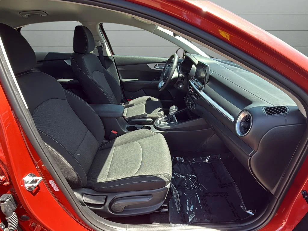 Used 2024 Red Kia LXS image 14