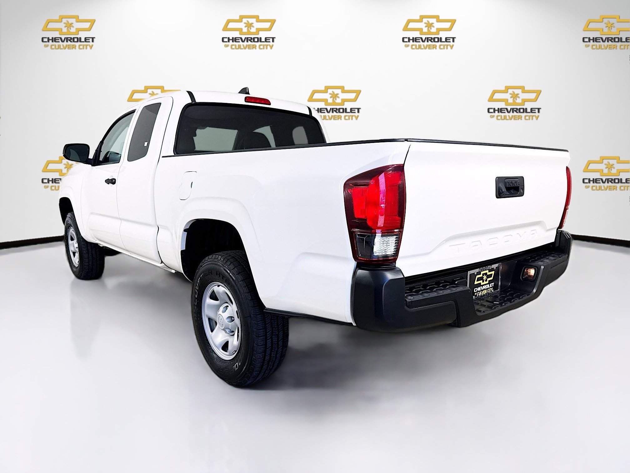 Used 2021  Toyota SR image 5