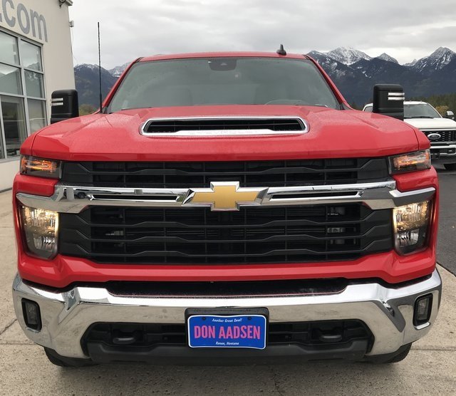 2024 Chevrolet Silverado 3500HD LT photo 2