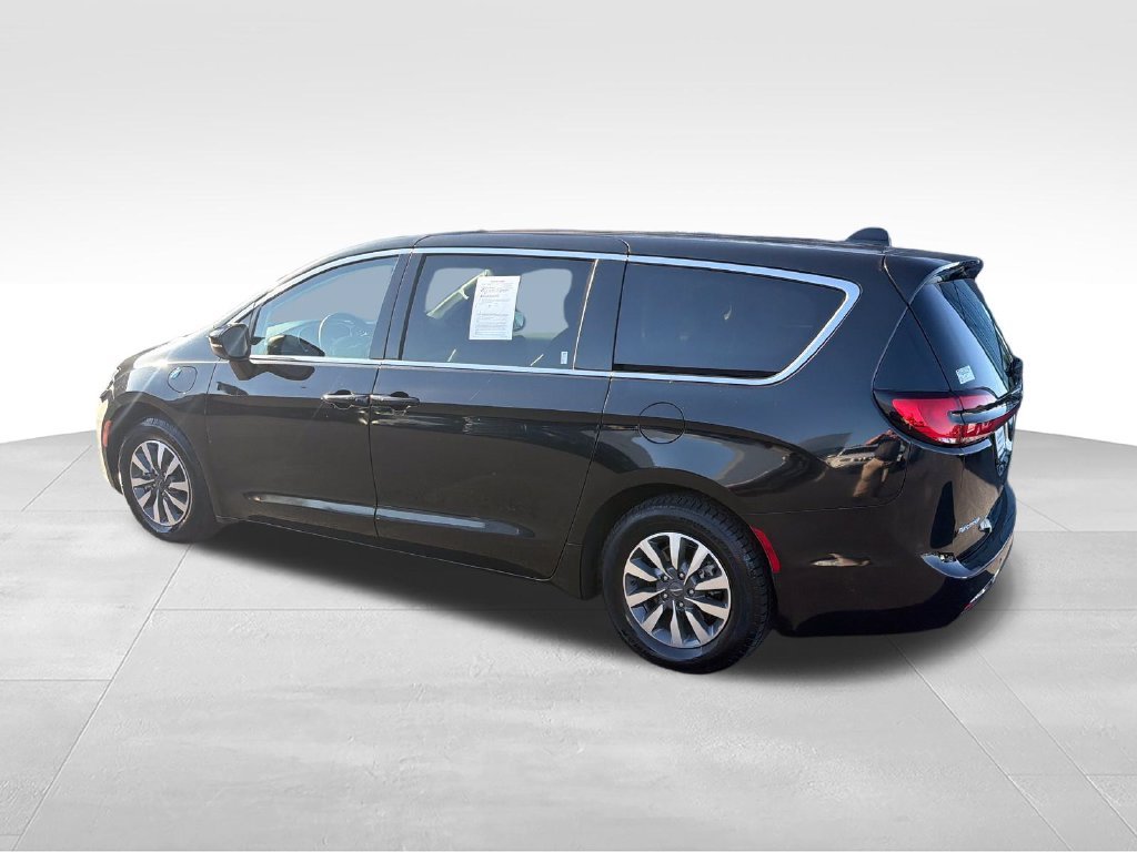 Used 2023 Black Chrysler Touring L image 3