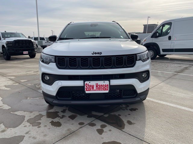 New 2026 Bright White Clearcoat Jeep Latitude Altitude image 7