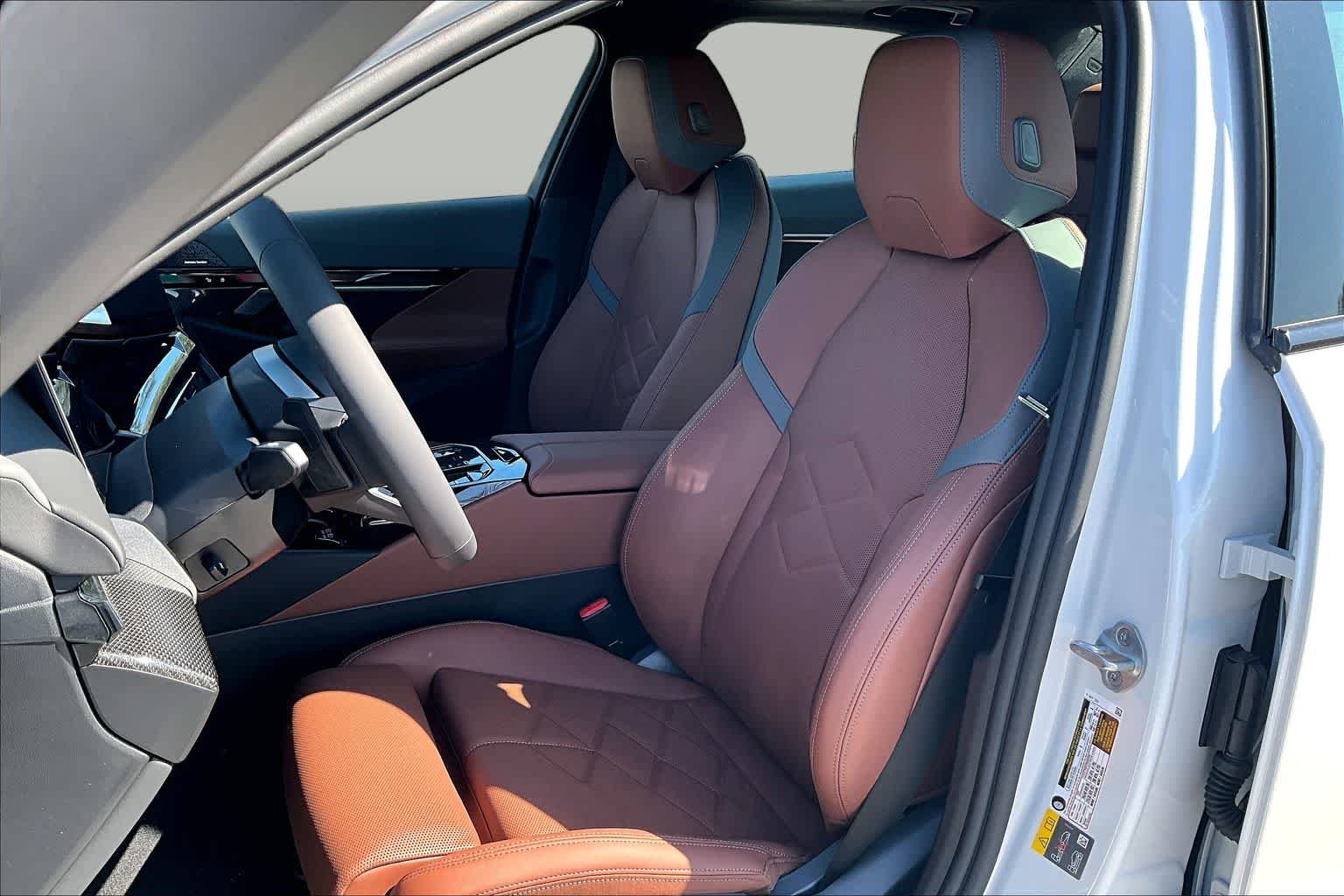 New 2026 Mineral White Metallic BMW eDrive40 image 7