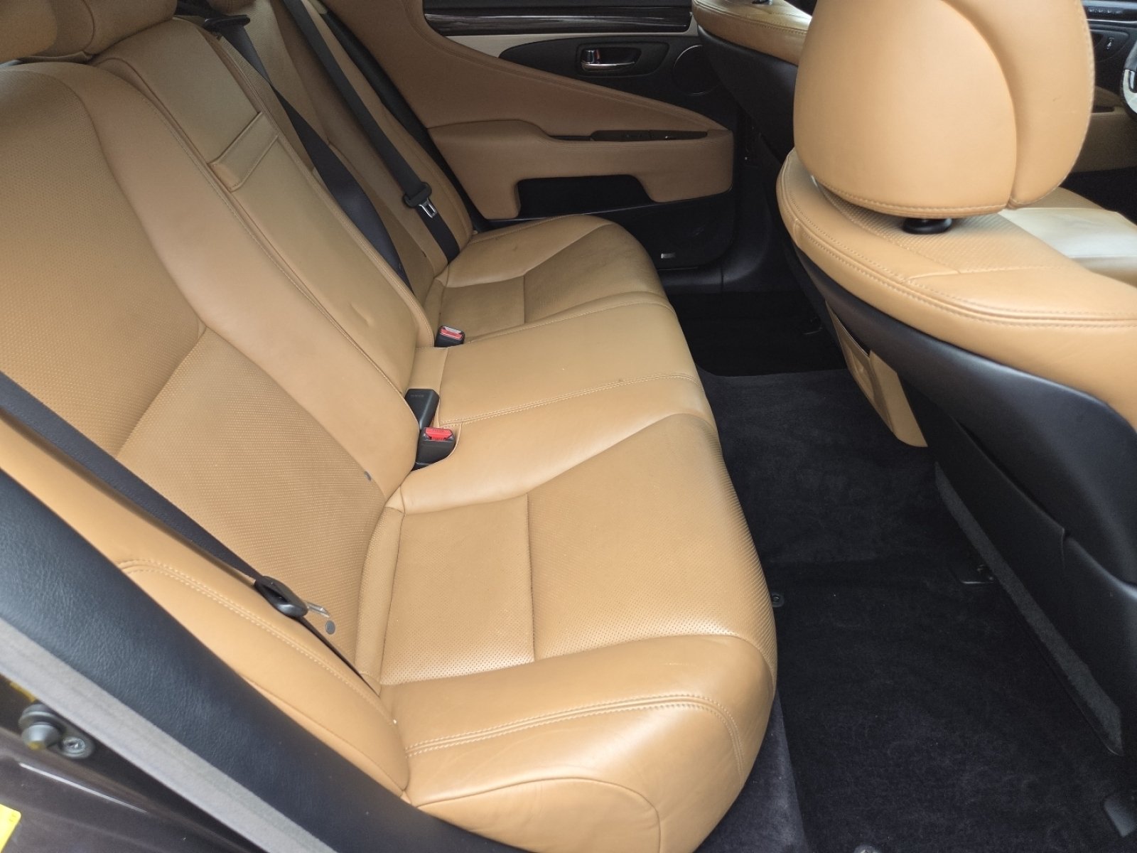Used 2015 Pearl Lexus 460 image 26