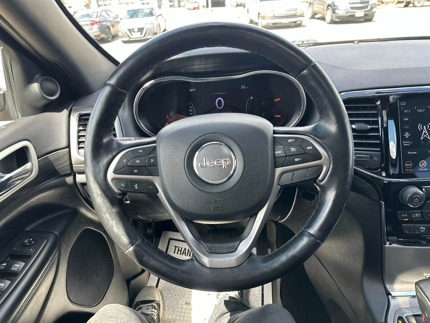 Used 2020 Red Jeep Altitude image 39