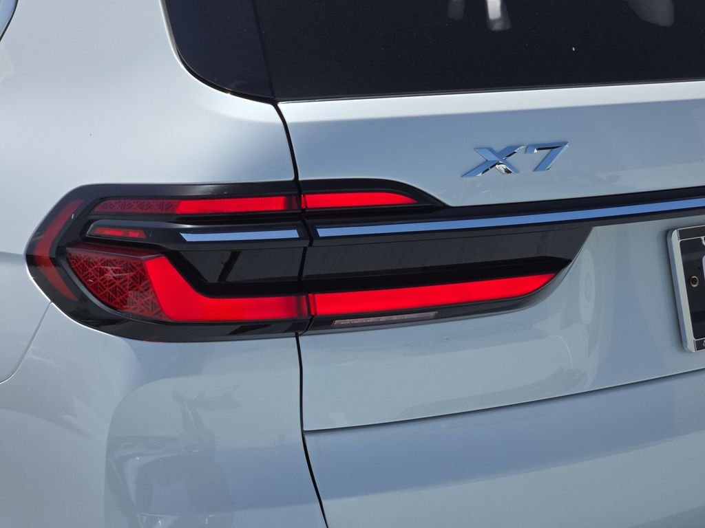 New 2027 Mineral White Metallic BMW xDrive40i image 22