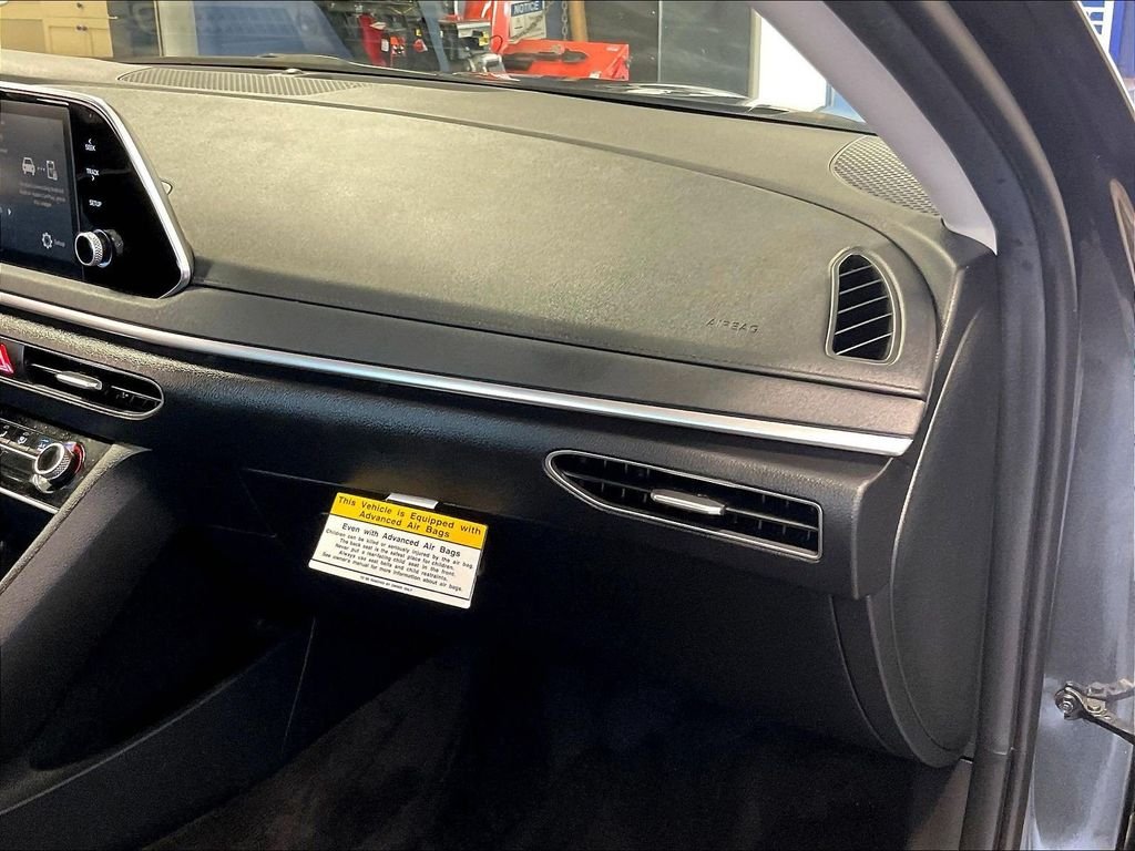 Used 2023 Gray Hyundai SE image 13