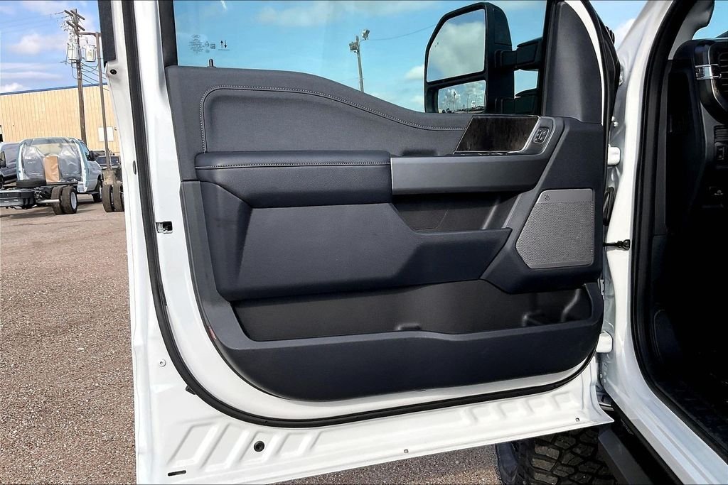 New 2026 Ford Super Duty F-250 Lariat 4D Crew Cab