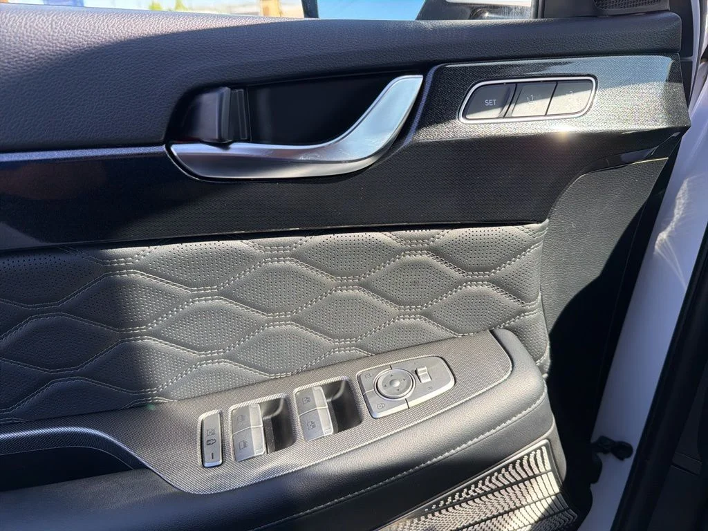 Used 2020 Hyper White Hyundai Limited image 18