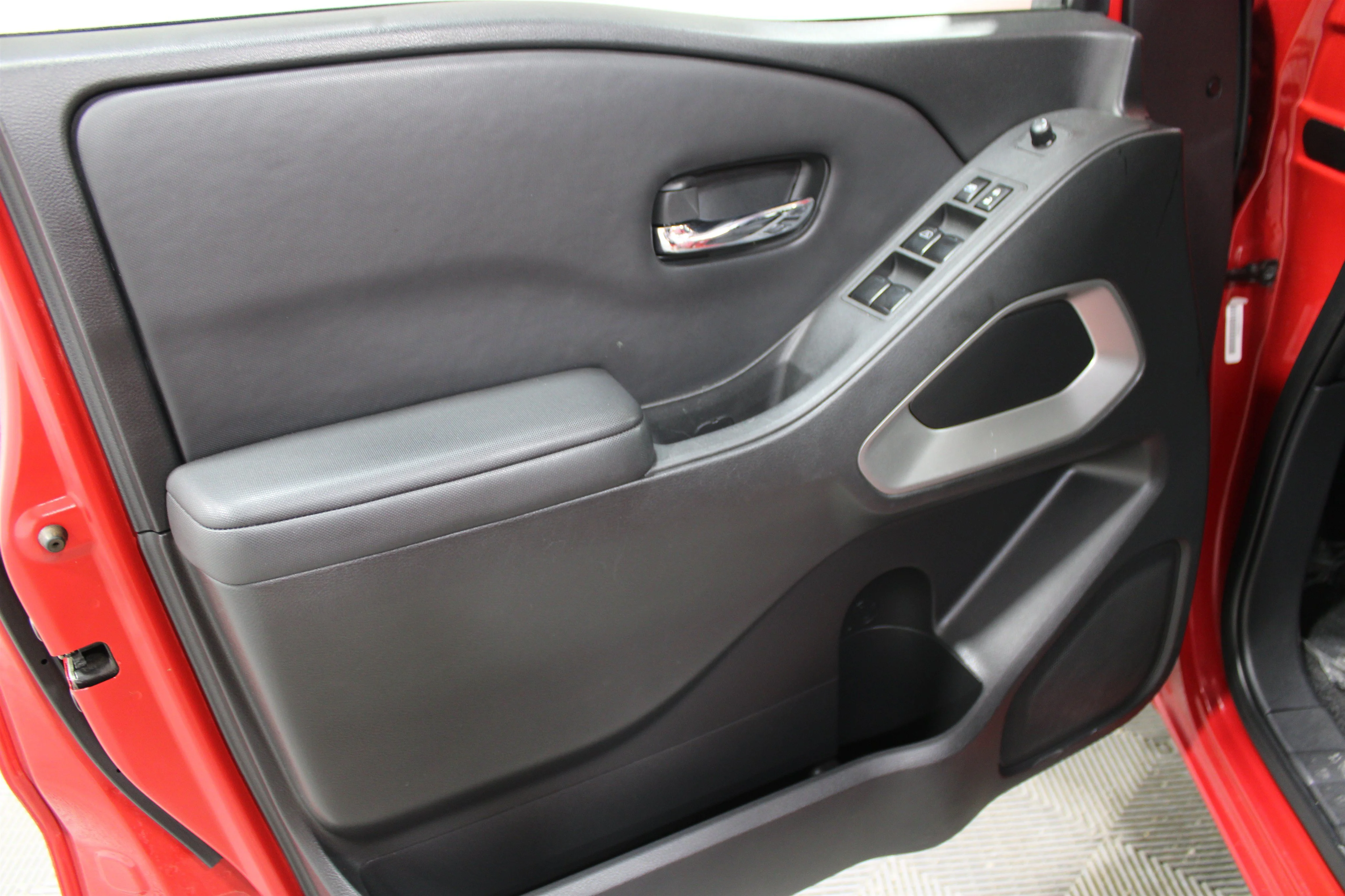 2022 Nissan Frontier SV - Photo 6