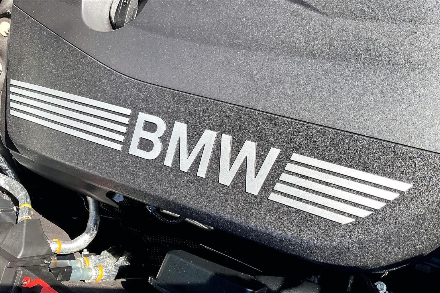 Used 2025 Carbon Black Metallic BMW xDrive40i image 35