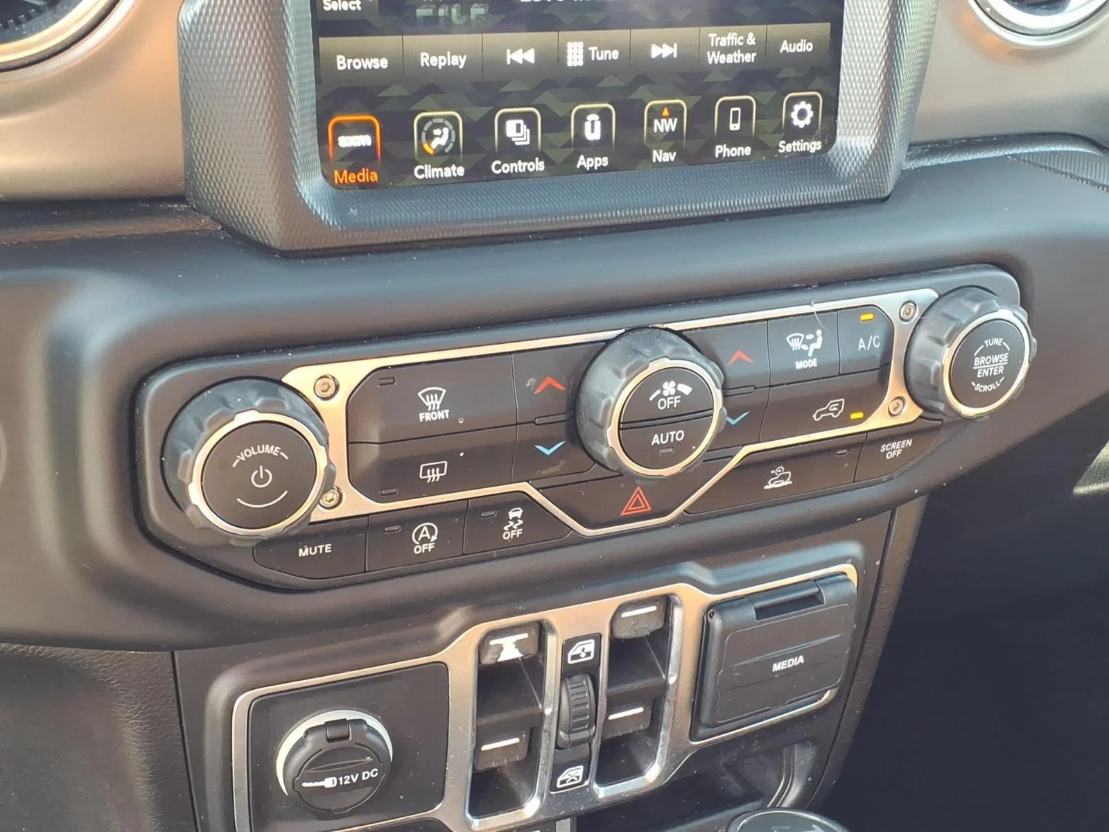 Used 2021 Hydro Blue Pearlcoat Jeep Unlimited Rubicon image 23
