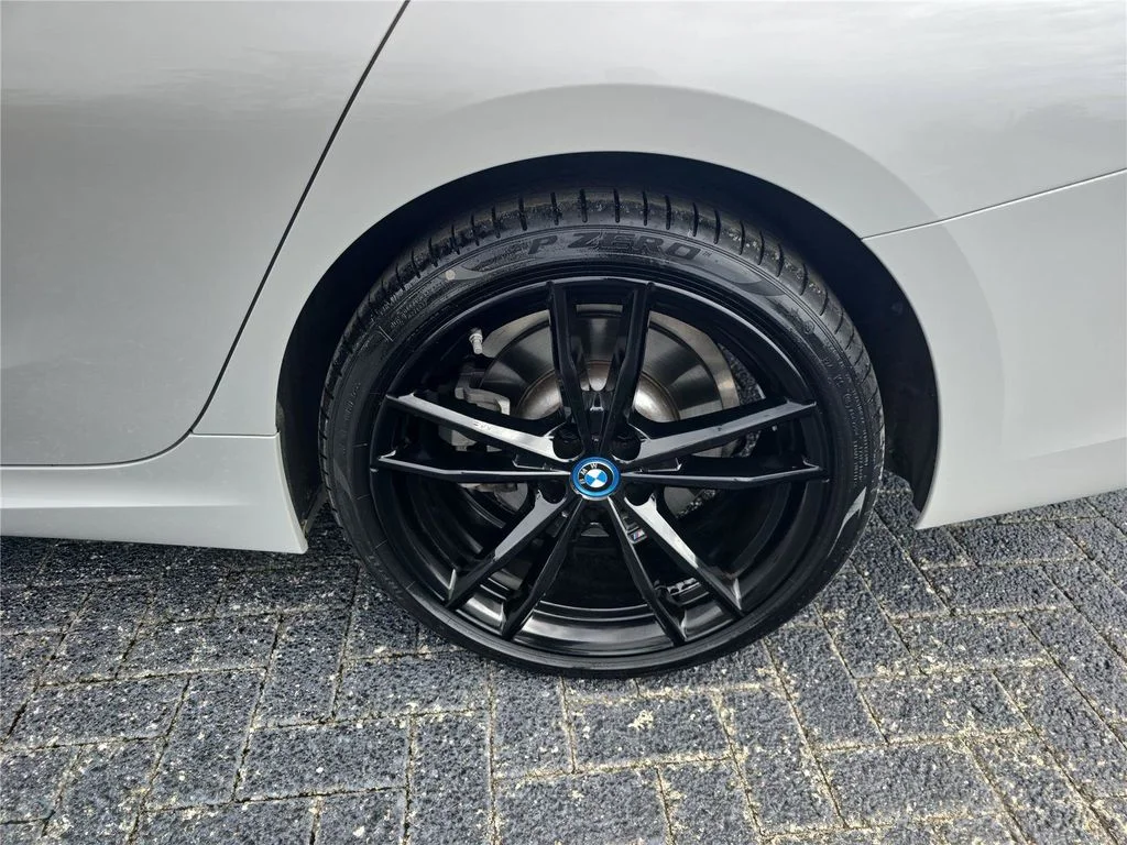 Used 2022 White BMW 330e xDrive image 11