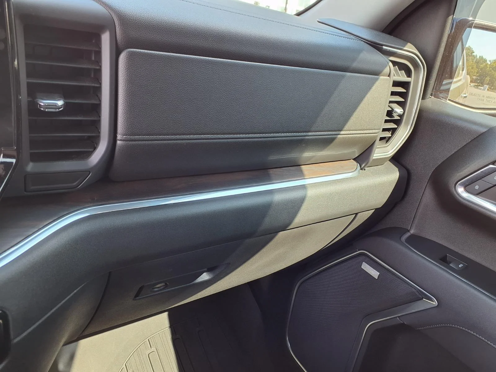 Used 2023 Onyx Black GMC SLT image 15